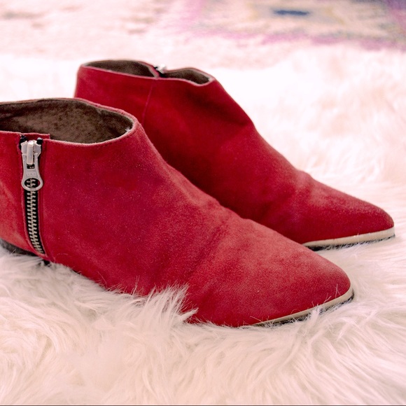 Aldo pointy red suede boots - Picture 2 of 3